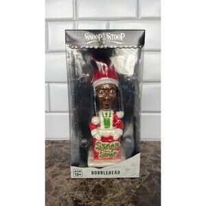 Snoop Dogg "Snoop on The Stoop" Holiday Bobblehead NEW